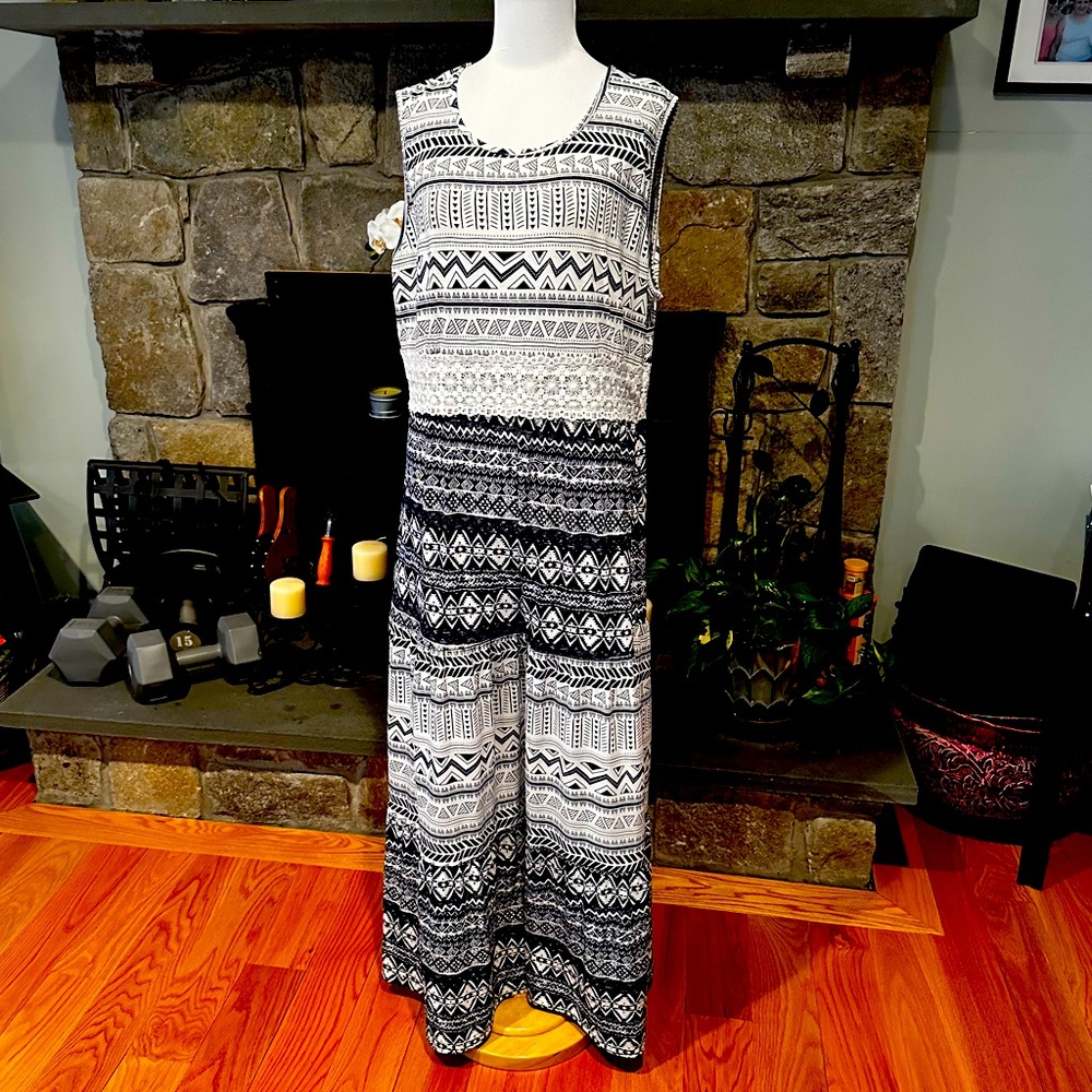 Printed black and white Maxi